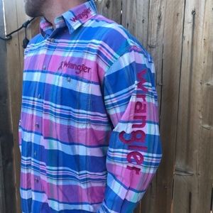 Wrangler Breast Cancer Awareness Button Down